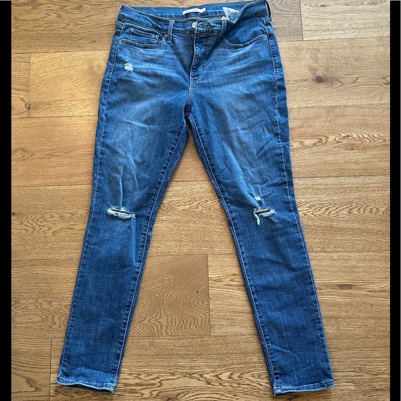 Levi’s Shaping Skinny 311 - Picture 2 of 5